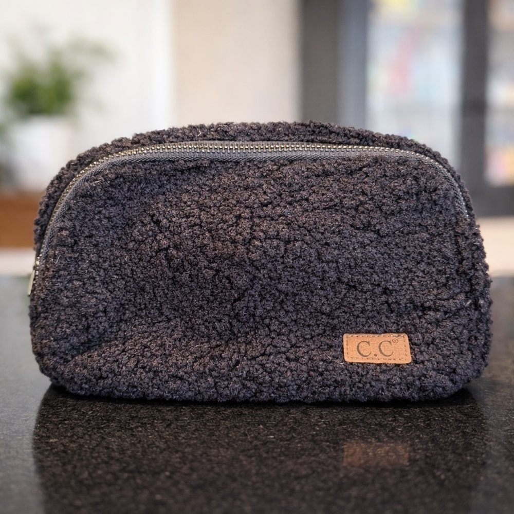 🖤 NWT C.C Women’s Sherpa Belt Bag/ Fanny Pack - Black